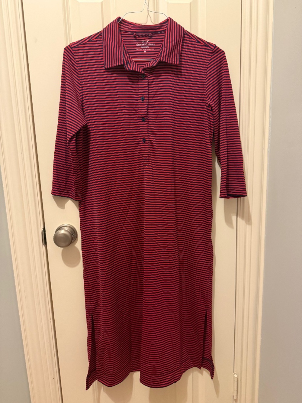 Vineyard Vines Sankaty Polo Performace Dress. Red & Navy